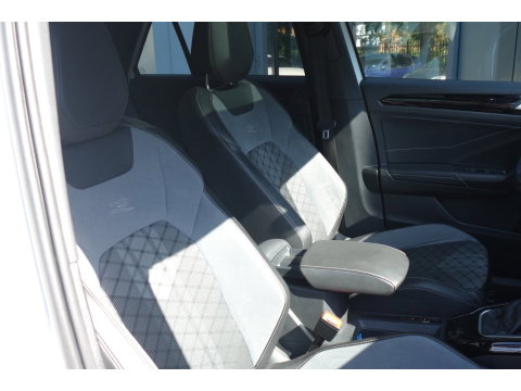 Volkswagen T-Roc 1.5 TSI R-Line PANO KEYLESS CAM