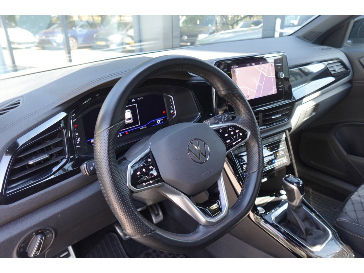 Volkswagen T-Roc 1.5 TSI R-Line PANO KEYLESS CAM
