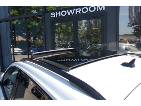 Volkswagen T-Roc 1.5 TSI R-Line PANO KEYLESS CAM