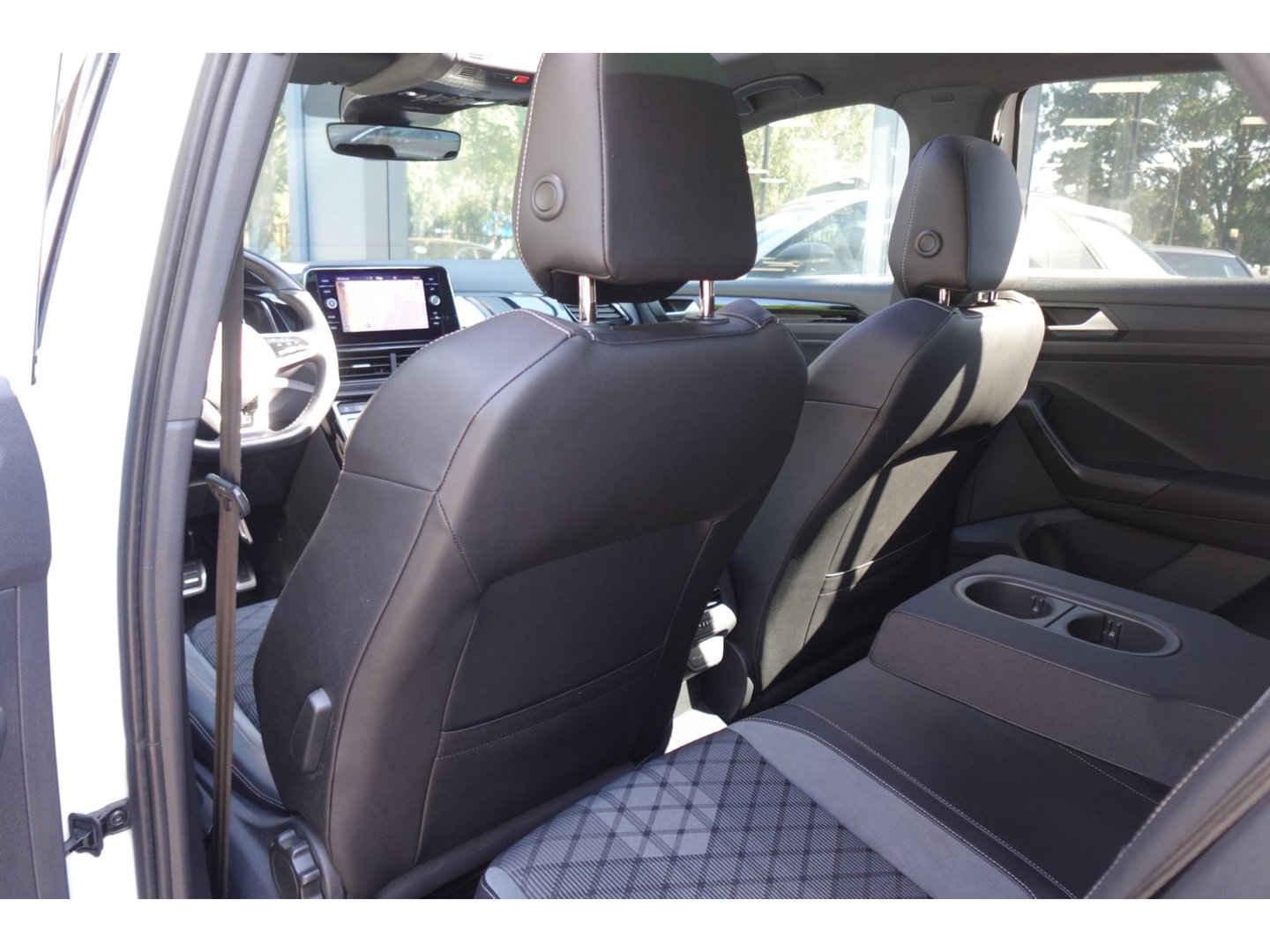 Volkswagen T-Roc 1.5 TSI R-Line PANO KEYLESS CAM