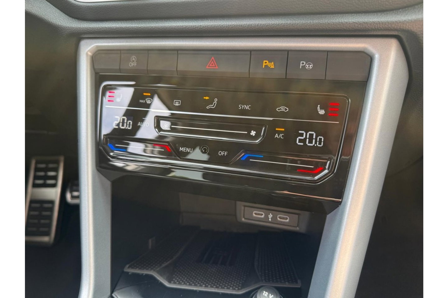 Volkswagen T-Roc 1.0 TSI GOAL EDITION AIRCO NAVI PDC LMV STOELVW.