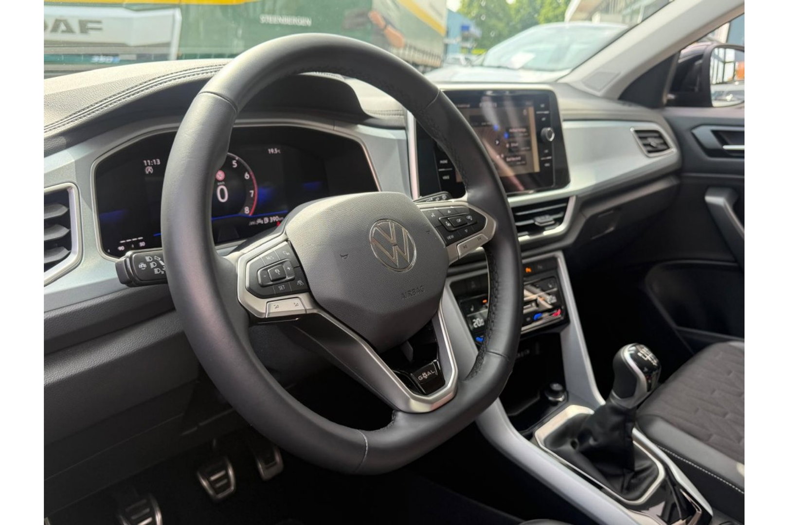 Volkswagen T-Roc 1.0 TSI GOAL EDITION AIRCO NAVI PDC LMV STOELVW.