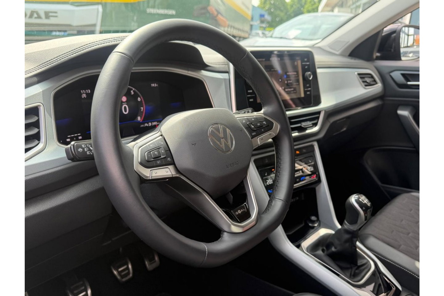 Volkswagen T-Roc 1.0 TSI GOAL EDITION AIRCO NAVI PDC LMV STOELVW.