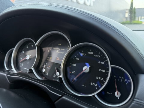 Porsche Cayenne 4.8 V8 Turbo 500PK / PCM / LED *NAP*