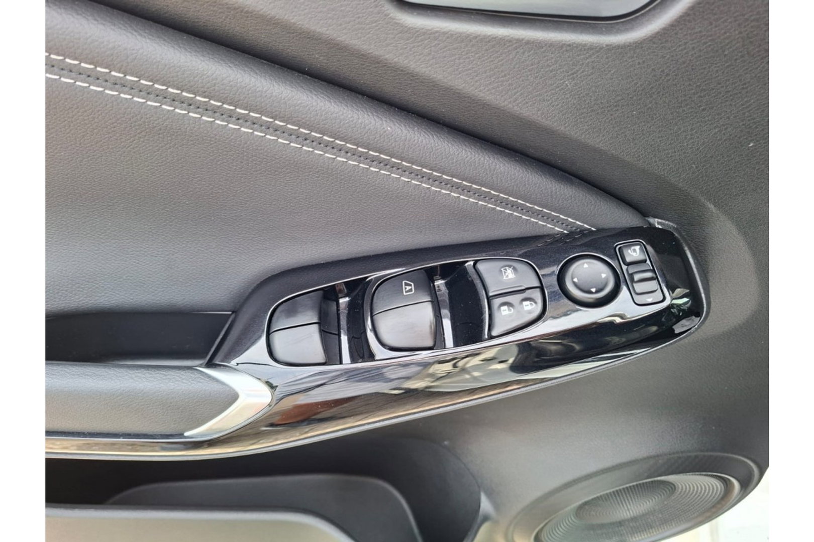 Nissan Juke 1.6 HYBRIDE PREMIERE EDITION AUTOMAAT LEDER NAVI