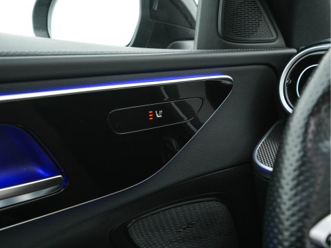 Mercedes-Benz C-Klasse 180 AMG Line MHEV (INCL-BTW) *PANO | LEATHER | FULL-LED | DIGI-COCKPIT | HEATED-SPORTSEATS | BLINDSPOT | CAMERA | DAB | AMBIENTLIGHT | SHIFTPADDLES | PRIVACY-GLASS | ECC | PDC | CRUISE | CARPLAY | CARBON-INLAY