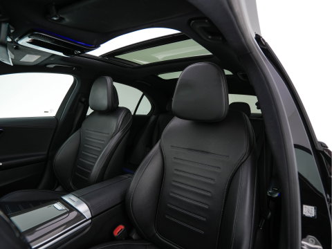 Mercedes-Benz C-Klasse 180 AMG Line MHEV (INCL-BTW) *PANO | LEATHER | FULL-LED | DIGI-COCKPIT | HEATED-SPORTSEATS | BLINDSPOT | CAMERA | DAB | AMBIENTLIGHT | SHIFTPADDLES | PRIVACY-GLASS | ECC | PDC | CRUISE | CARPLAY | CARBON-INLAY