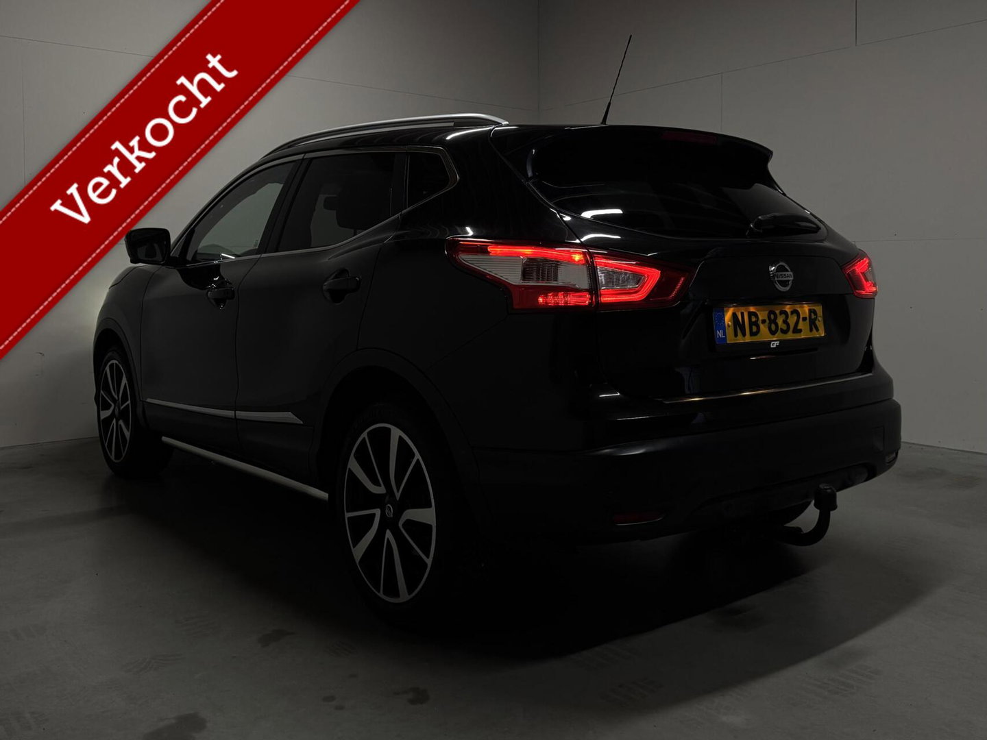 Nissan QASHQAI 1.6 Pano Camera Leer Trekh. Stoelv. NAP
