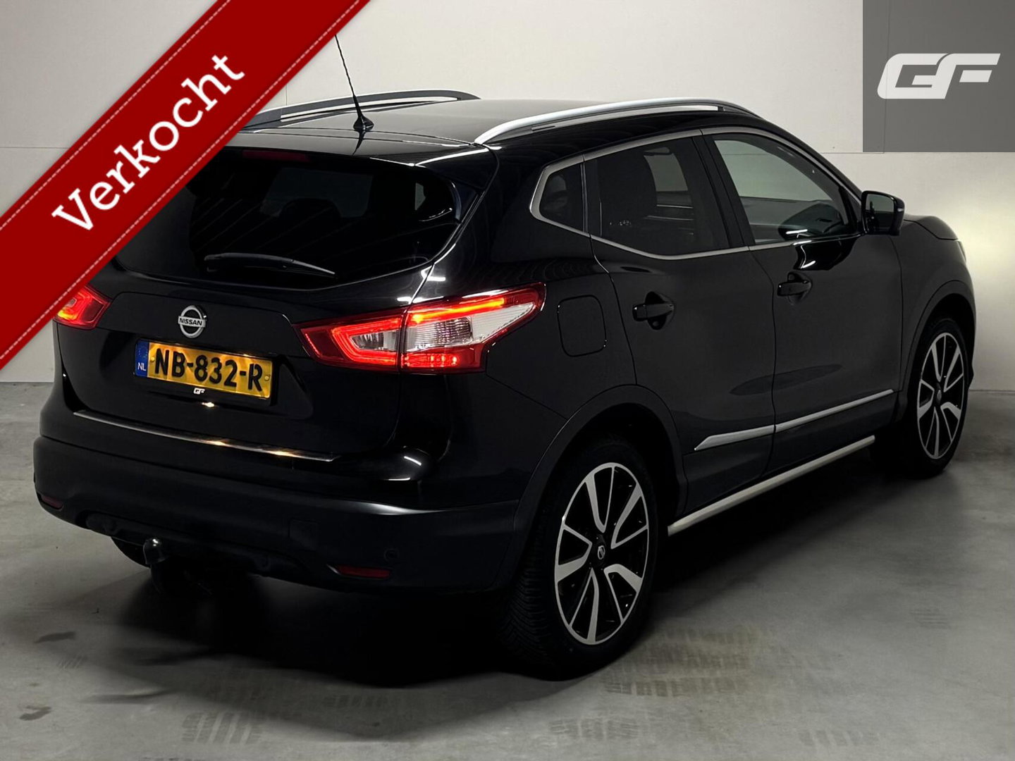 Nissan QASHQAI 1.6 Pano Camera Leer Trekh. Stoelv. NAP