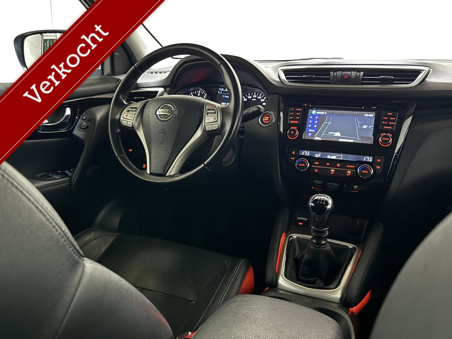 Nissan QASHQAI 1.6 Pano Camera Leer Trekh. Stoelv. NAP
