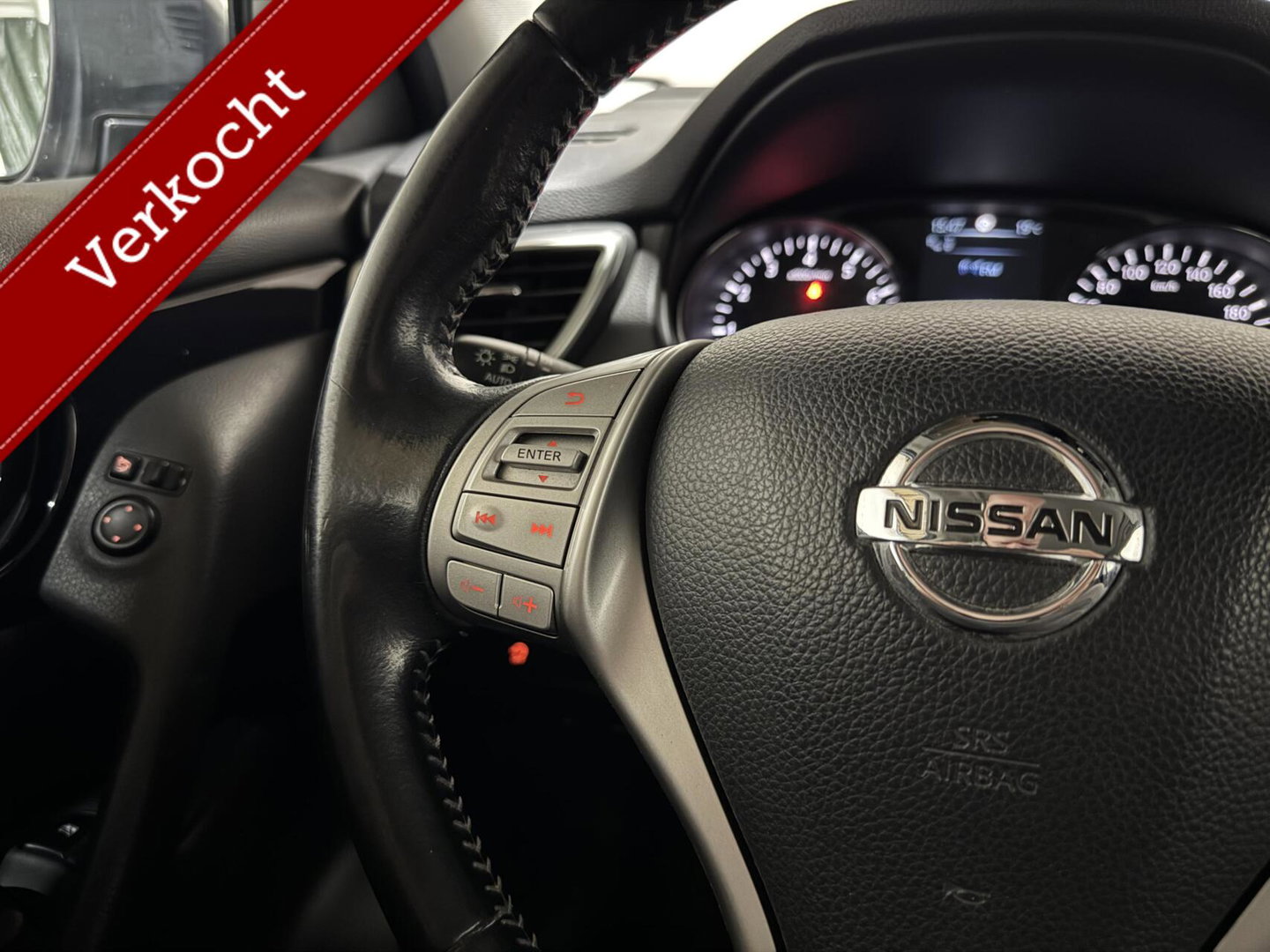 Nissan QASHQAI 1.6 Pano Camera Leer Trekh. Stoelv. NAP