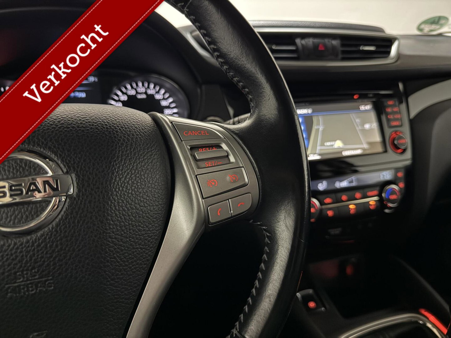 Nissan QASHQAI 1.6 Pano Camera Leer Trekh. Stoelv. NAP