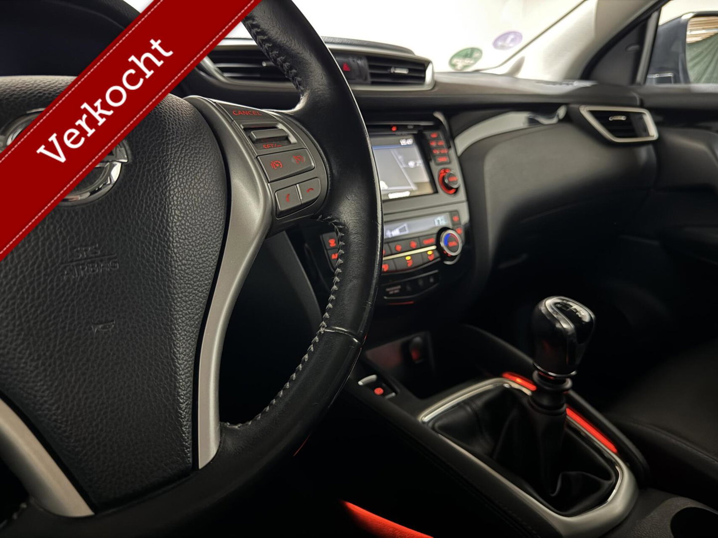 Nissan QASHQAI 1.6 Pano Camera Leer Trekh. Stoelv. NAP