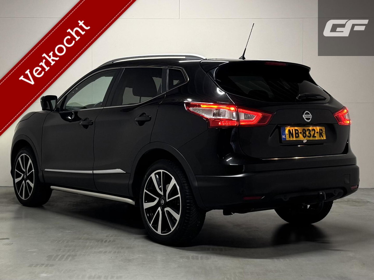 Nissan QASHQAI 1.6 Pano Camera Leer Trekh. Stoelv. NAP