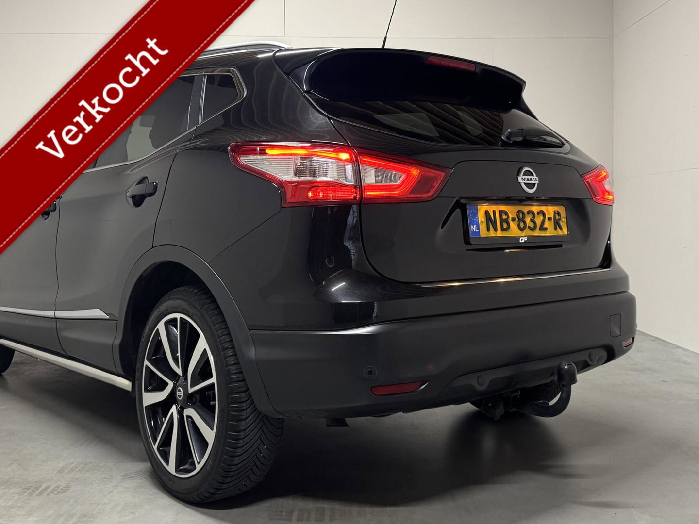 Nissan QASHQAI 1.6 Pano Camera Leer Trekh. Stoelv. NAP