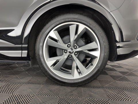 Audi Q4 e-tron 40 Launch S-Line Edition Competition 77 kWh [3-Fase-11kW] {SoH-89%} (INCL-BTW) *HEAT-PUMP | LEATHER | MATRIX-LED | SONOS-SOUND | ADAPTIVE-CRUISE | HEATED-SPORTSEATS | AMBIENTLIGHT | DIGI-COCKPIT | CAMERA | KEYLESS | HEAD-UP |  DAB+ | TOWBAR | 20''ALU*