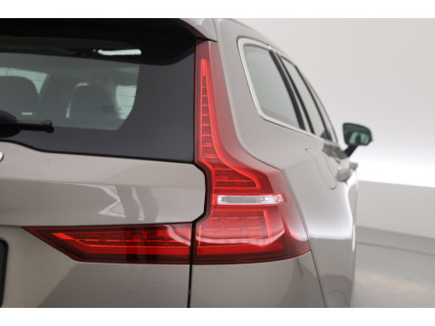Volvo V60 2.0 B3 Business Pro | Pano-dak | Trekhaak | 360 camera | Prijs rijklaar | Adap. Cruise | Dodehoek (Blis) |