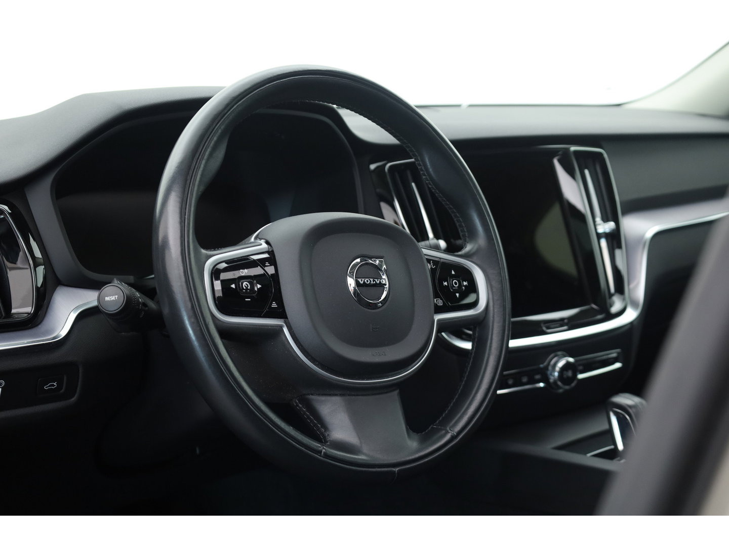 Volvo V60 2.0 B3 Business Pro | Pano-dak | Trekhaak | 360 camera | Prijs rijklaar | Adap. Cruise | Dodehoek (Blis) |