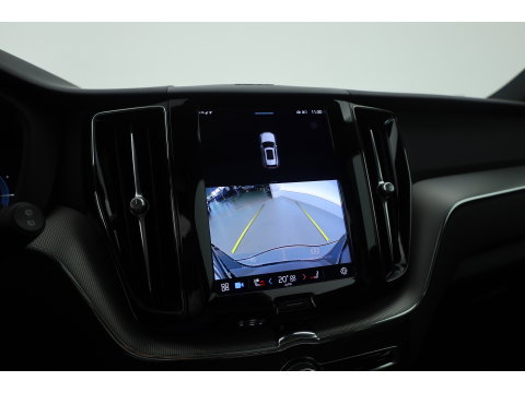 Volvo XC60 2.0 T8 455 PK Plug-in hybrid AWD Plus Dark | Luchtvering | Sport stoelen | 360 camera | Zwarte hemel | 21 inch | Adap. cruise |