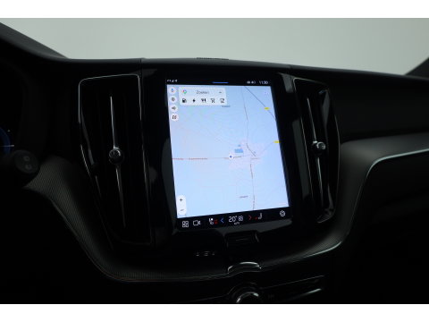 Volvo XC60 2.0 T8 455 PK Plug-in hybrid AWD Plus Dark | Luchtvering | Sport stoelen | 360 camera | Zwarte hemel | 21 inch | Adap. cruise |