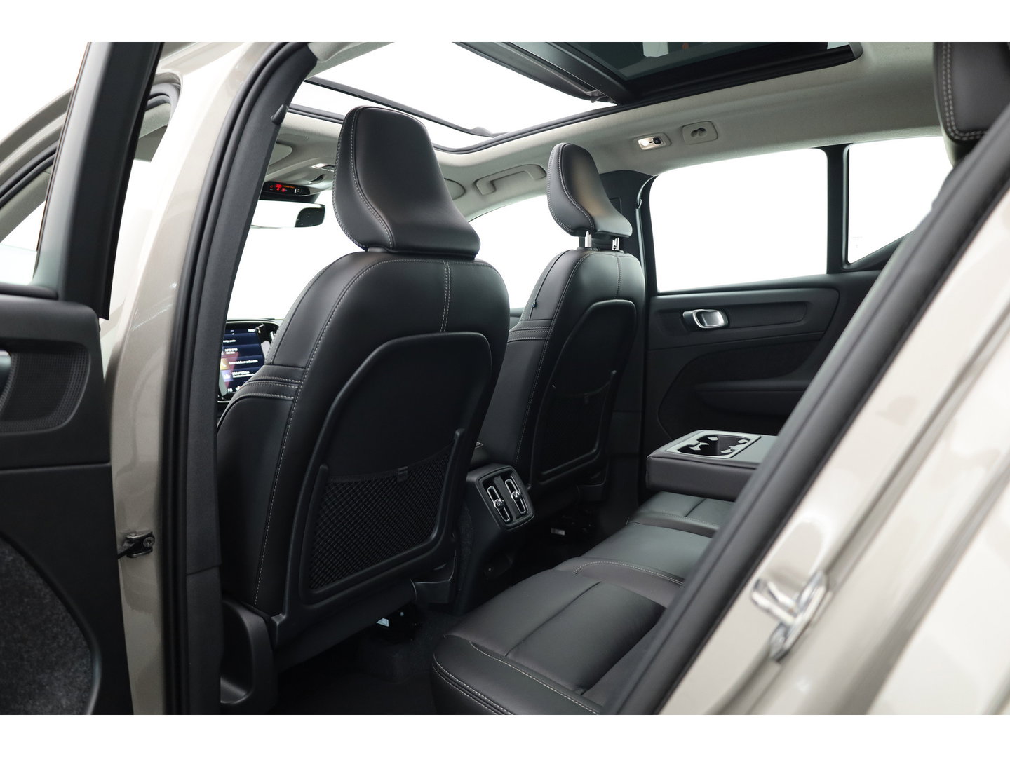 Volvo XC40 1.5 T3 Inscription | Pano-dak | Leer | Harman/ Kardon Audio | Camera | Adap. Cruise control |