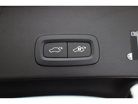 Volvo XC40 1.5 T3 Inscription | Pano-dak | Leer | Harman/ Kardon Audio | Camera | Adap. Cruise control |