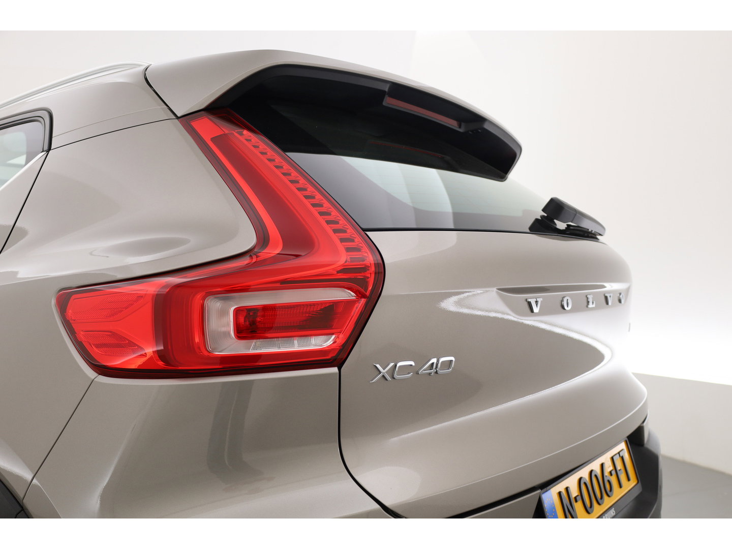 Volvo XC40 1.5 T3 Inscription | Pano-dak | Leer | Harman/ Kardon Audio | Camera | Adap. Cruise control |