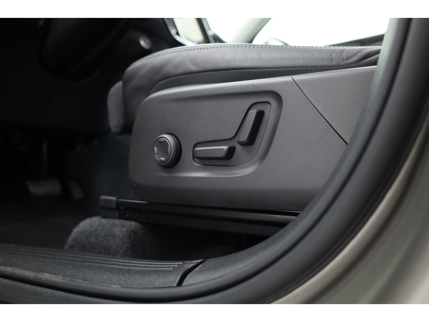 Volvo XC40 1.5 T3 Inscription | Pano-dak | Leer | Harman/ Kardon Audio | Camera | Adap. Cruise control |