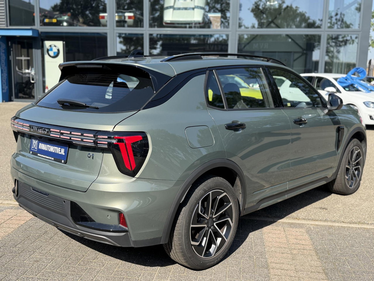 Lynk & Co 01