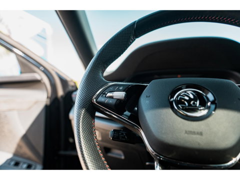 Škoda Octavia Combi 1.4 TSI RS iV | PANO | ALCANTARA SPORT COMFORT STOELEN