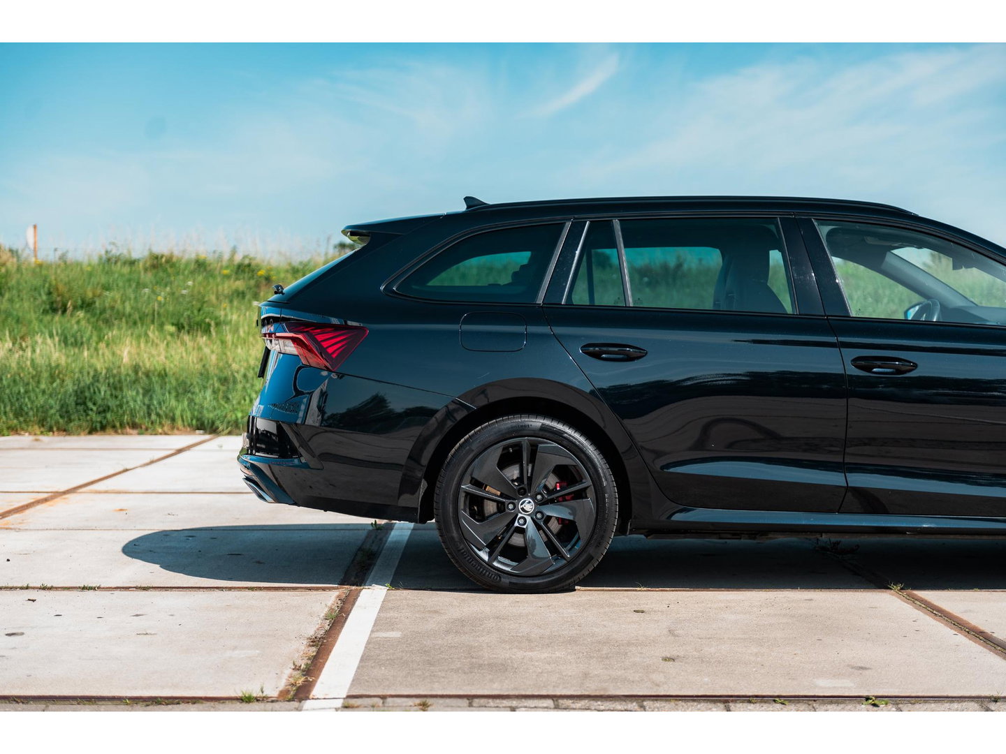 Škoda Octavia Combi 1.4 TSI RS iV | PANO | ALCANTARA SPORT COMFORT STOELEN