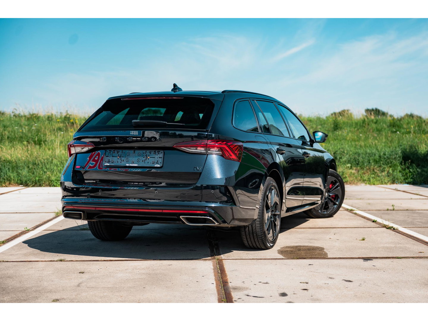Škoda Octavia Combi 1.4 TSI RS iV | PANO | ALCANTARA SPORT COMFORT STOELEN