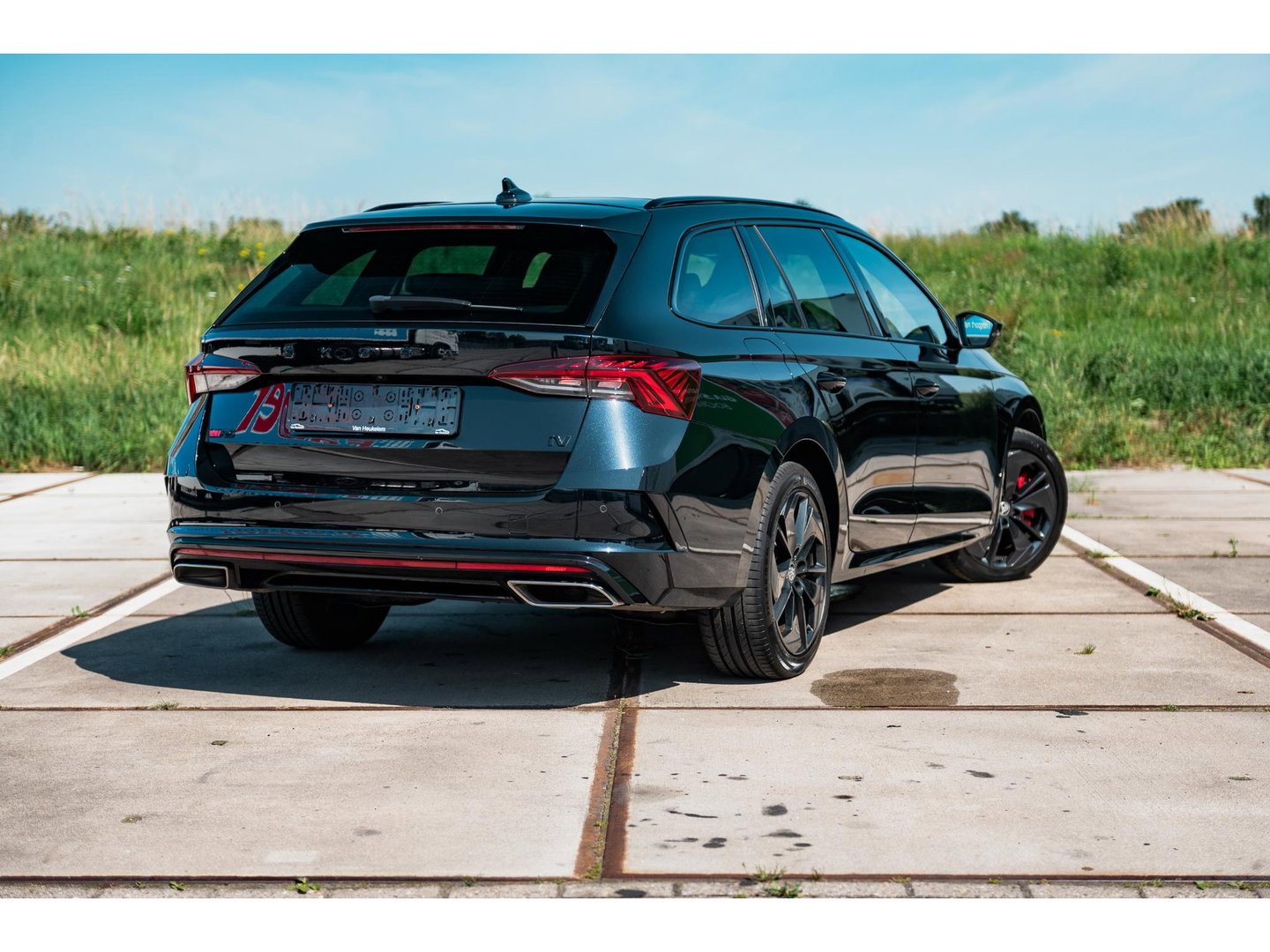 Škoda Octavia Combi 1.4 TSI RS iV | PANO | ALCANTARA SPORT COMFORT STOELEN