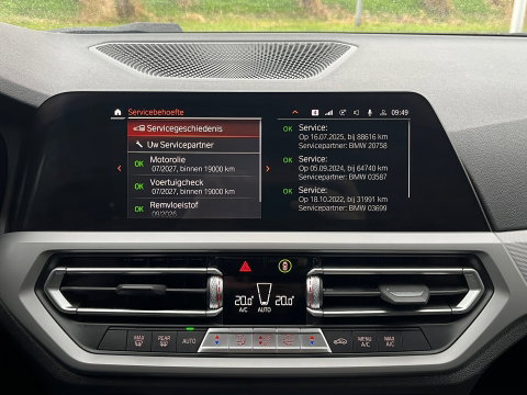 BMW 3 Serie Touring 318i Business|Carplay|Pdc|Cruise Control|Virtual Cockpit|NL-Auto|156PK