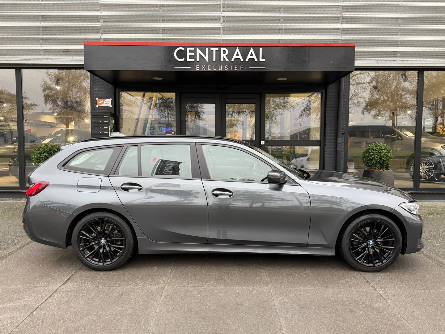BMW 3 Serie Touring 318i Business|Carplay|Pdc|Cruise Control|Virtual Cockpit|NL-Auto|156PK