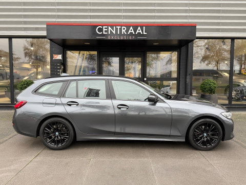BMW 3 Serie Touring 318i Business|Carplay|Pdc|Cruise Control|Virtual Cockpit|NL-Auto|156PK