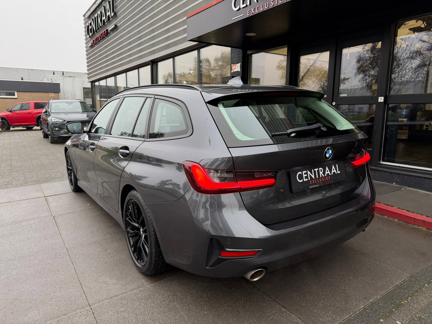 BMW 3 Serie Touring 318i Business|Carplay|Pdc|Cruise Control|Virtual Cockpit|NL-Auto|156PK