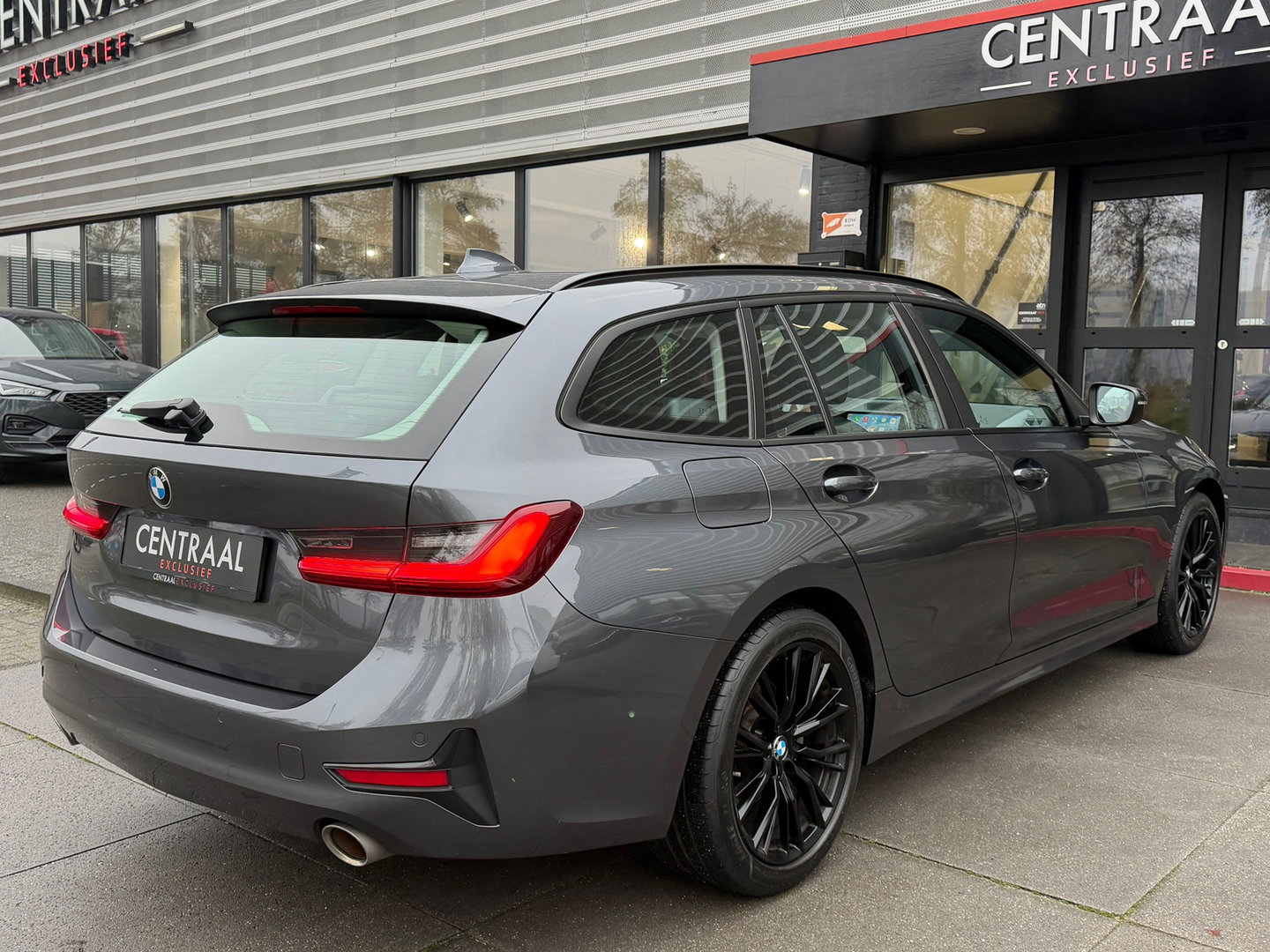 BMW 3 Serie Touring 318i Business|Carplay|Pdc|Cruise Control|Virtual Cockpit|NL-Auto|156PK