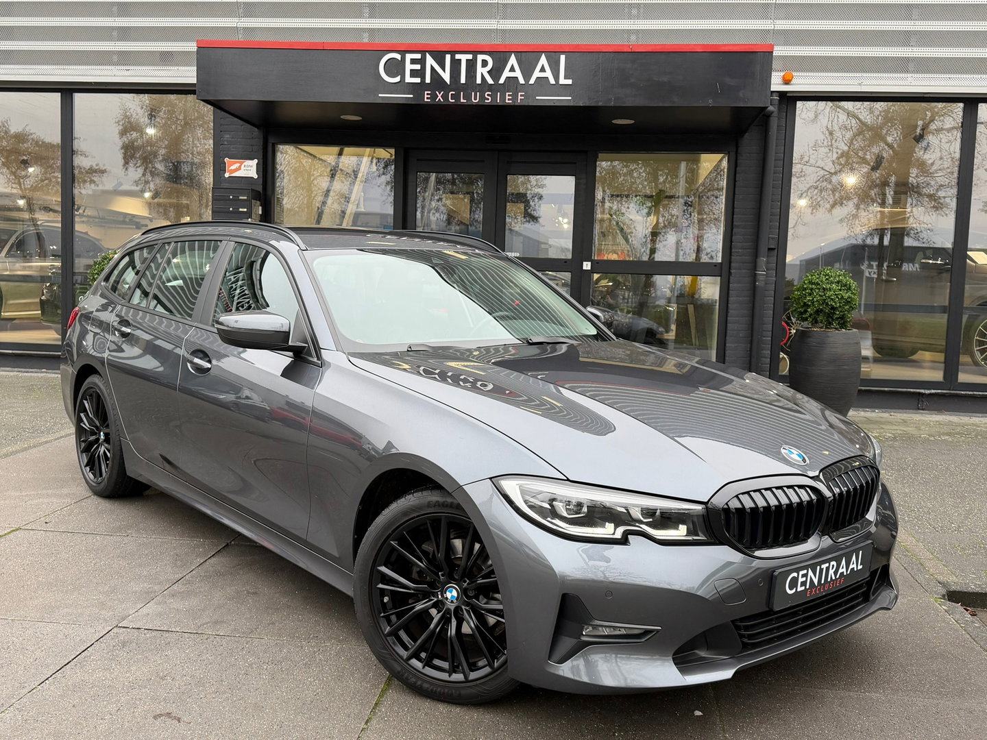 BMW 3 Serie Touring 318i Business|Carplay|Pdc|Cruise Control|Virtual Cockpit|NL-Auto|156PK