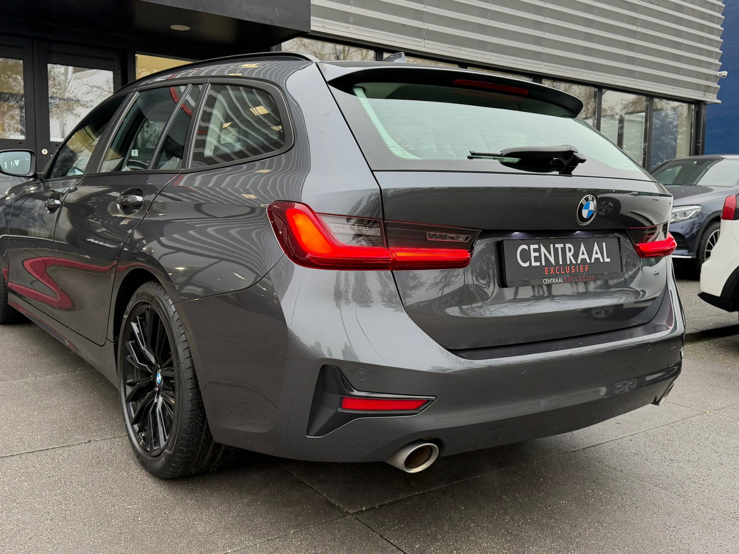 BMW 3 Serie Touring 318i Business|Carplay|Pdc|Cruise Control|Virtual Cockpit|NL-Auto|156PK