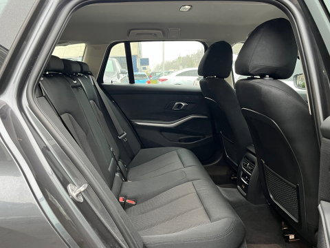 BMW 3 Serie Touring 318i Business|Carplay|Pdc|Cruise Control|Virtual Cockpit|NL-Auto|156PK