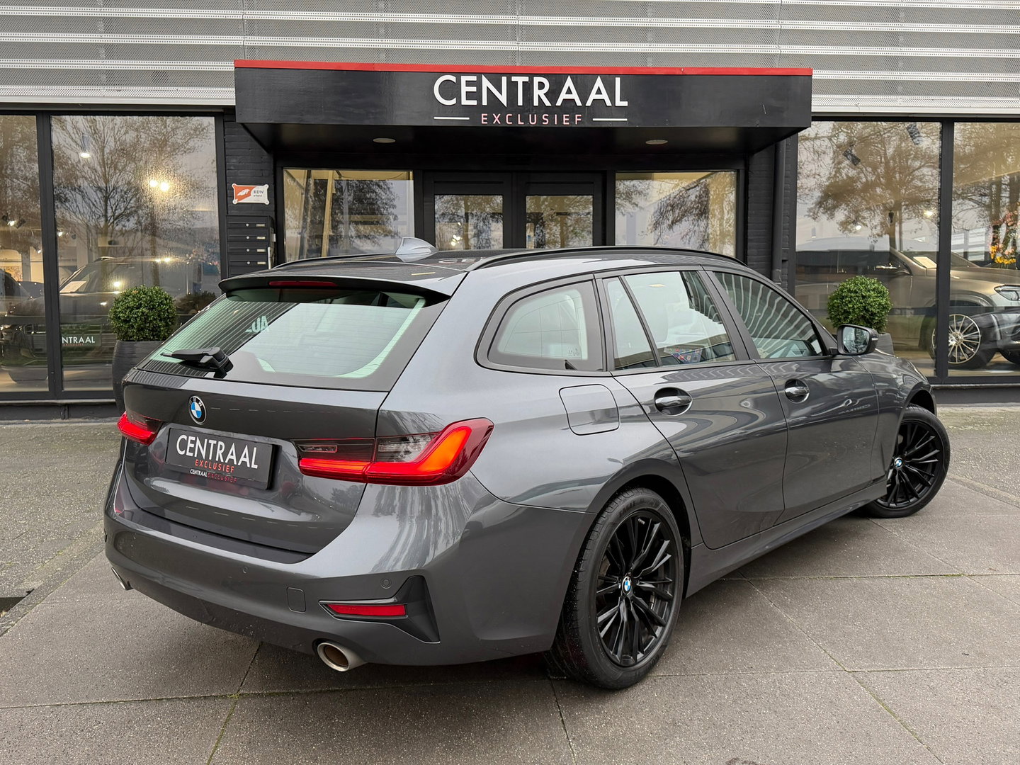 BMW 3 Serie Touring 318i Business|Carplay|Pdc|Cruise Control|Virtual Cockpit|NL-Auto|156PK