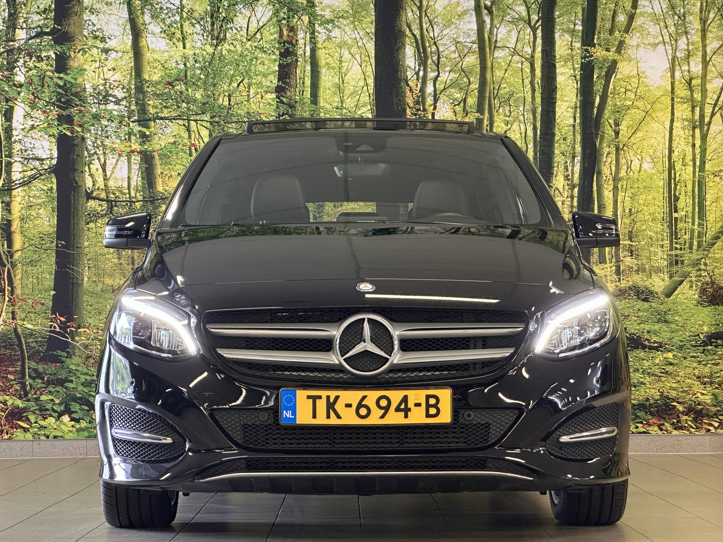 Mercedes-Benz B-Klasse 180 Prestige | Panoramadak | Cruise Control | Parkeersensoren | Stoelverwarming | LED | Isofix |