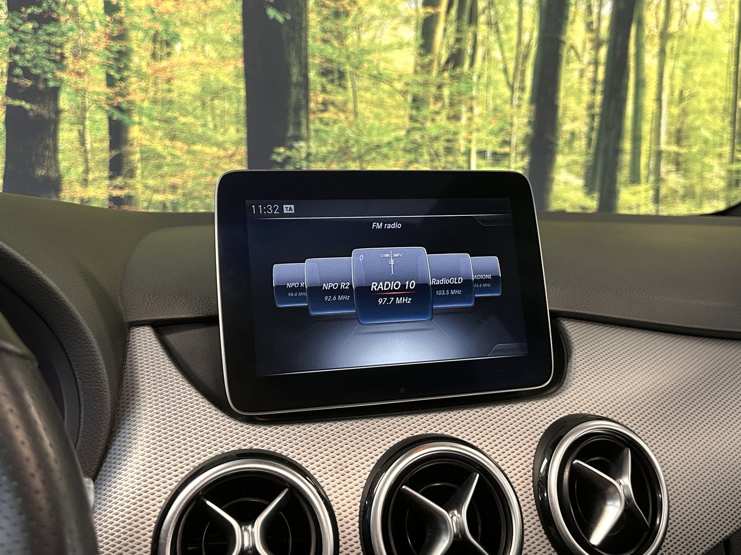 Mercedes-Benz B-Klasse 180 Prestige | Panoramadak | Cruise Control | Parkeersensoren | Stoelverwarming | LED | Isofix |