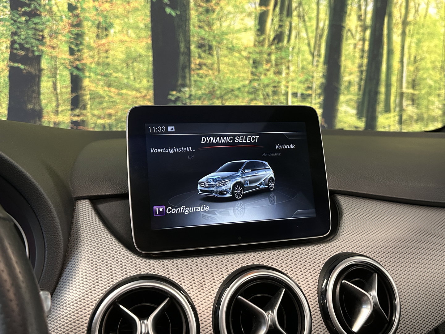 Mercedes-Benz B-Klasse 180 Prestige | Panoramadak | Cruise Control | Parkeersensoren | Stoelverwarming | LED | Isofix |