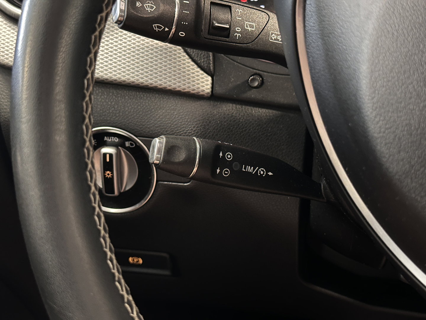 Mercedes-Benz B-Klasse 180 Prestige | Panoramadak | Cruise Control | Parkeersensoren | Stoelverwarming | LED | Isofix |