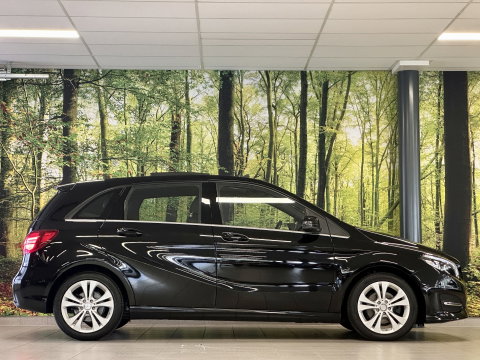 Mercedes-Benz B-Klasse 180 Prestige | Panoramadak | Cruise Control | Parkeersensoren | Stoelverwarming | LED | Isofix |