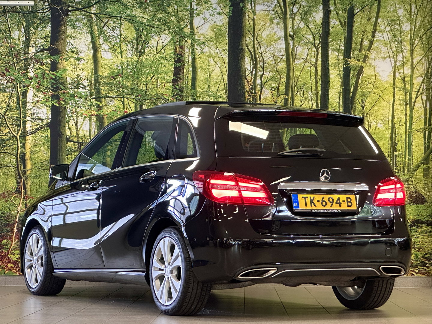 Mercedes-Benz B-Klasse 180 Prestige | Panoramadak | Cruise Control | Parkeersensoren | Stoelverwarming | LED | Isofix |