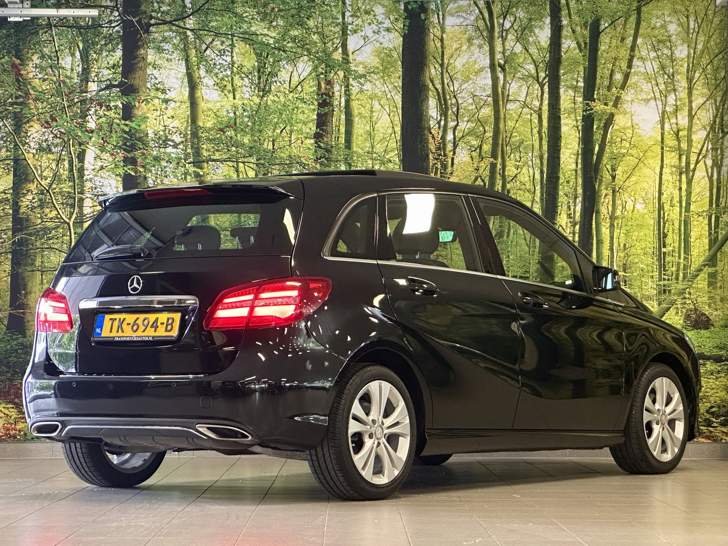 Mercedes-Benz B-Klasse 180 Prestige | Panoramadak | Cruise Control | Parkeersensoren | Stoelverwarming | LED | Isofix |
