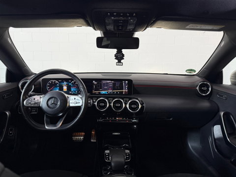 Mercedes-Benz CLA-Klasse 200 AMG *Pano*Trekhaak-elek*Cam